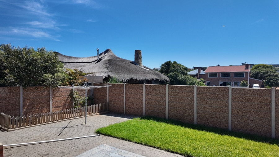 3 Bedroom Property for Sale in Stilbaai Wes Western Cape